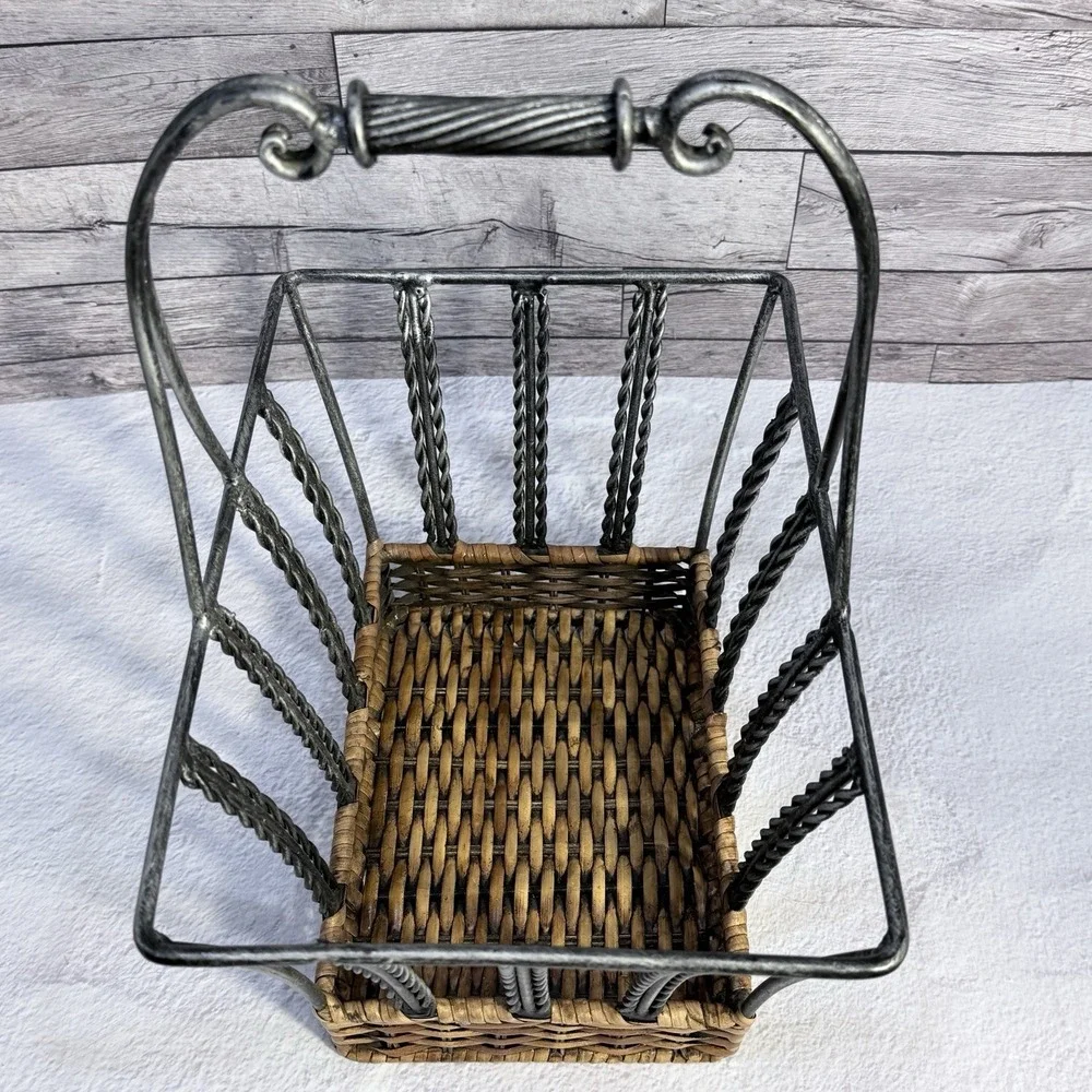 Rustic Metal Wicker Basket Farmhouse Decor Storage‎ Caddy Spring Display